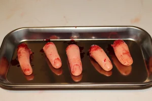 ForensicFX Studios Severed Fingers On Medical Tray Display> Halloween Accessories