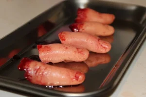 ForensicFX Studios Severed Fingers On Medical Tray Display> Halloween Accessories